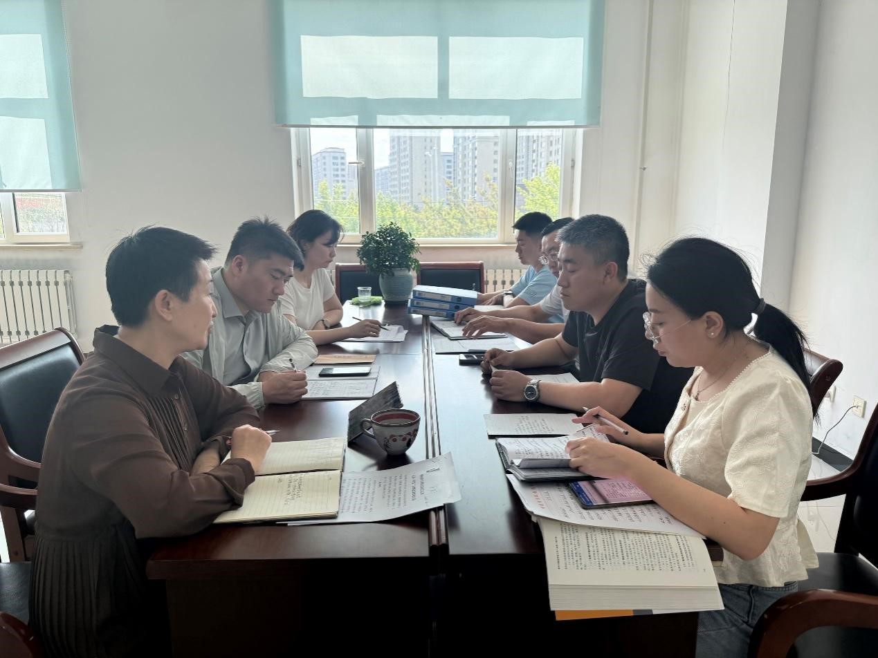 支委1.jpg 支委1.jpg