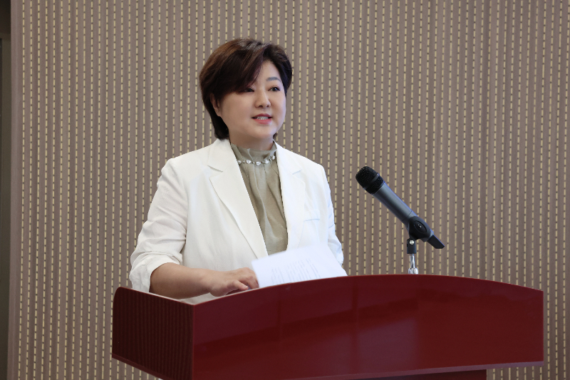 王甜甜.jpg 王甜甜.jpg